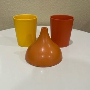 TUPPERWARE :: CUPS & FUNNEL